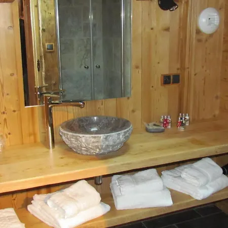 Chez La Fine Chalet